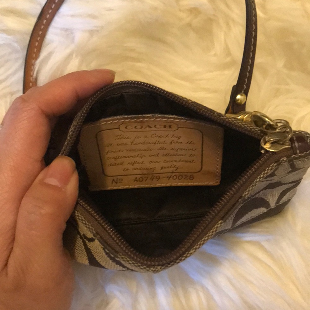 Coach wristlet - Picture 7 of 8